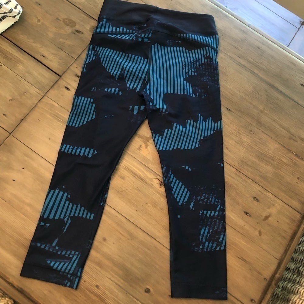 𝅺under Armour Capri leggings - Picture 5 of 5